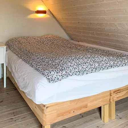 2 Bedroom Stunning In *