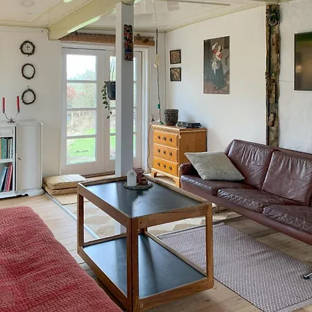 2 Bedroom Stunning In *