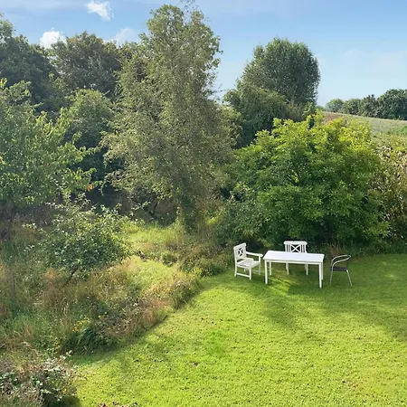 2 Bedroom Stunning In בית נופש Tranekær